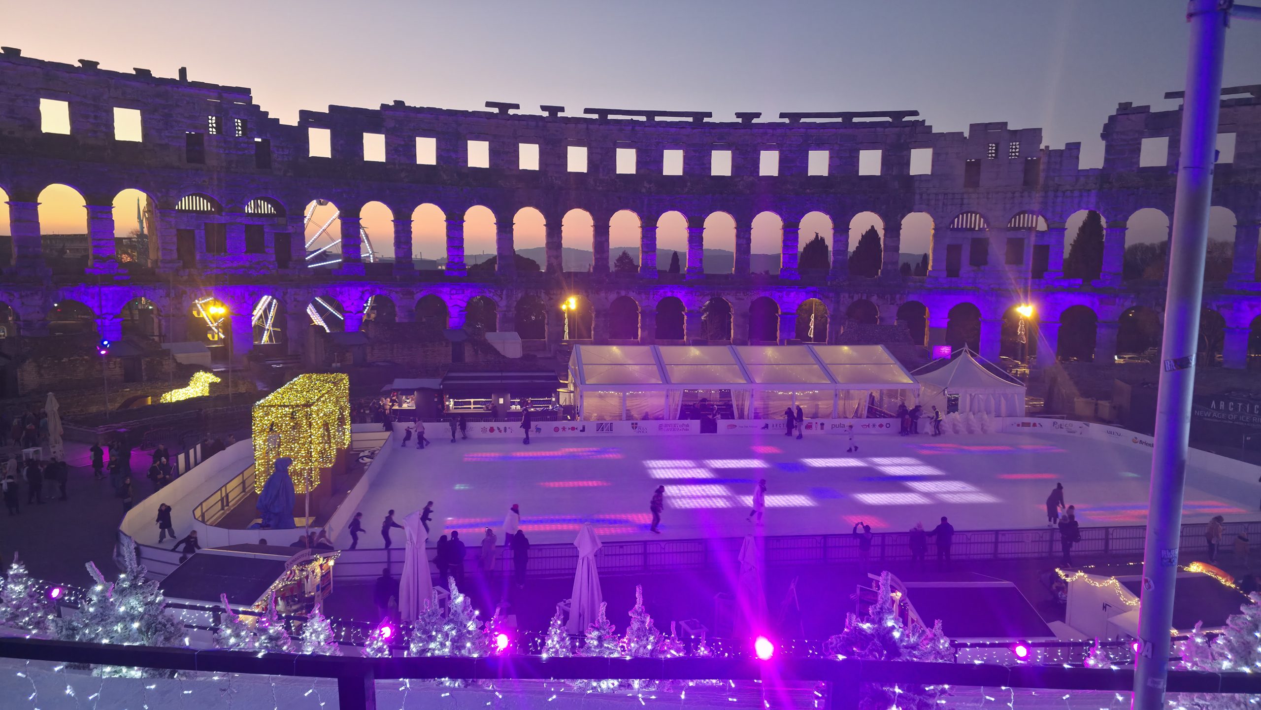 Drsališče v Pulski areni - Advent u Puli