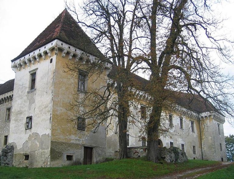 800px Grad Krumperk