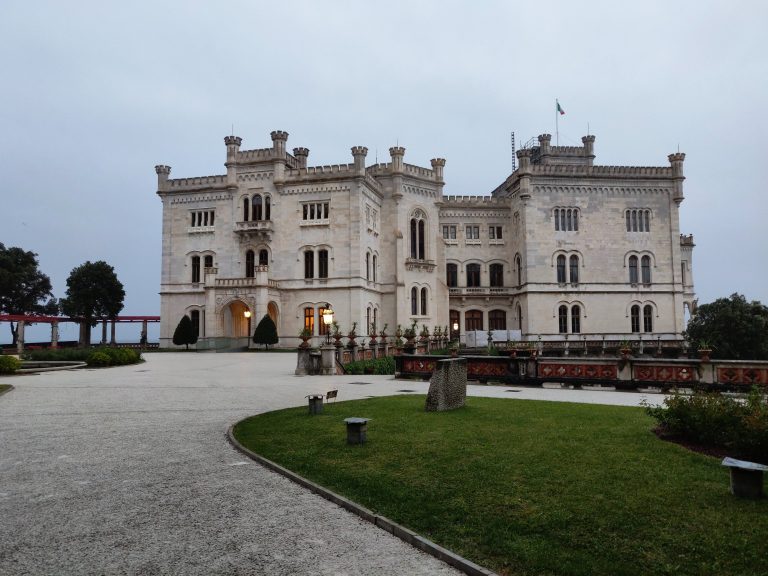Grad Miramare (It)