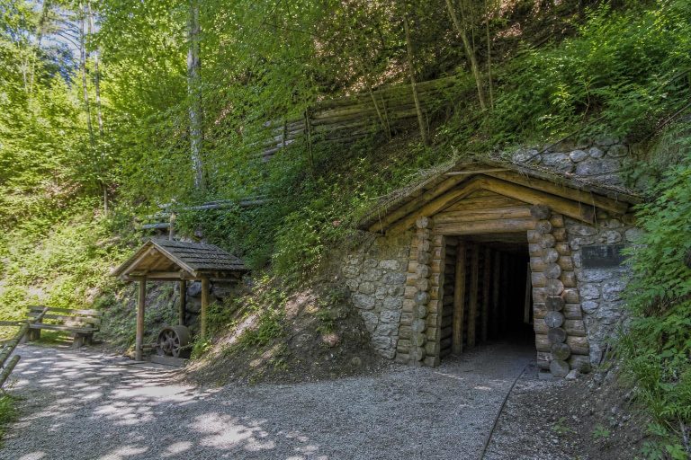Rudnik Sitarjevec Litija: podzemni izlet v eno najstarejših rudarskih zgodb Slovenije