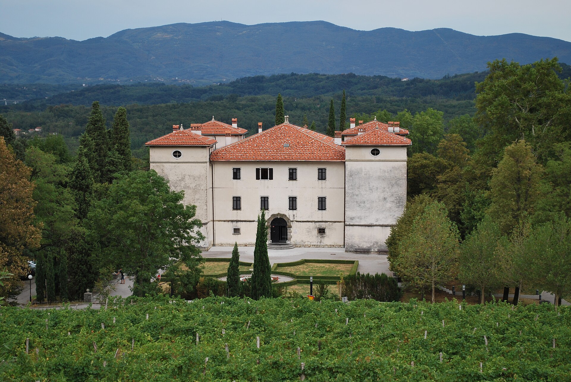 Schloss Kromberk: Kunst, Geschichte und Park bei Nova Gorica