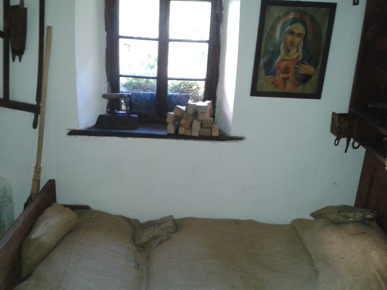 Notranji detajl Trubarjeve domačije na Rašici